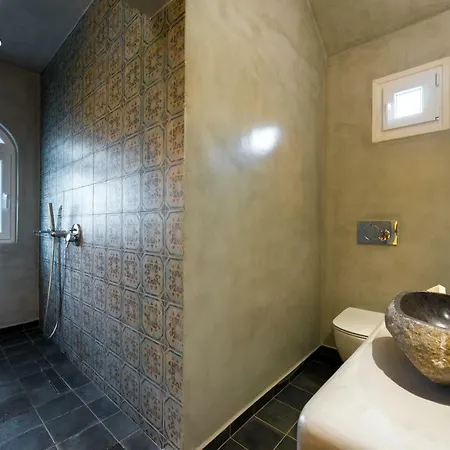 מלון Emerald Collection 3*