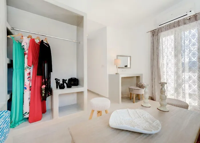 Emerald Collection Szálloda Karterádosz